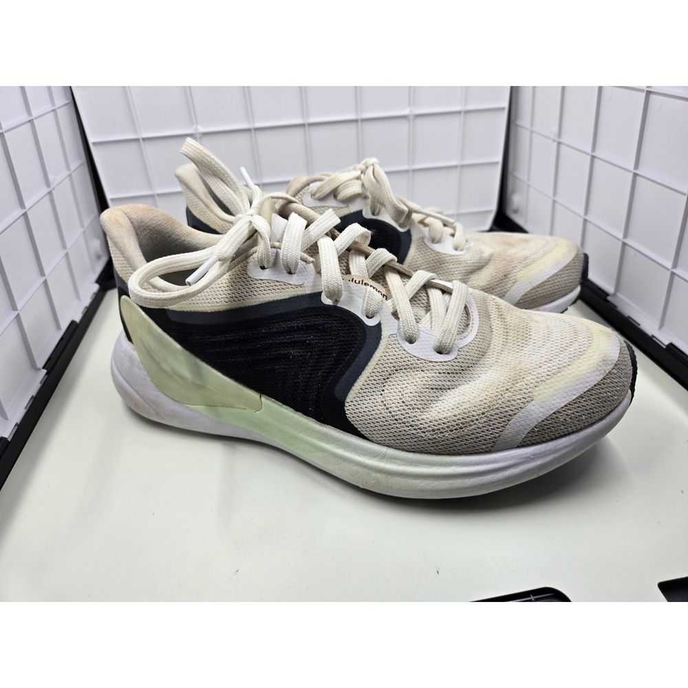 Lululemon Blissfeel Run 2 Women's Running Shoes White Black Size 8.5 Cushioned
